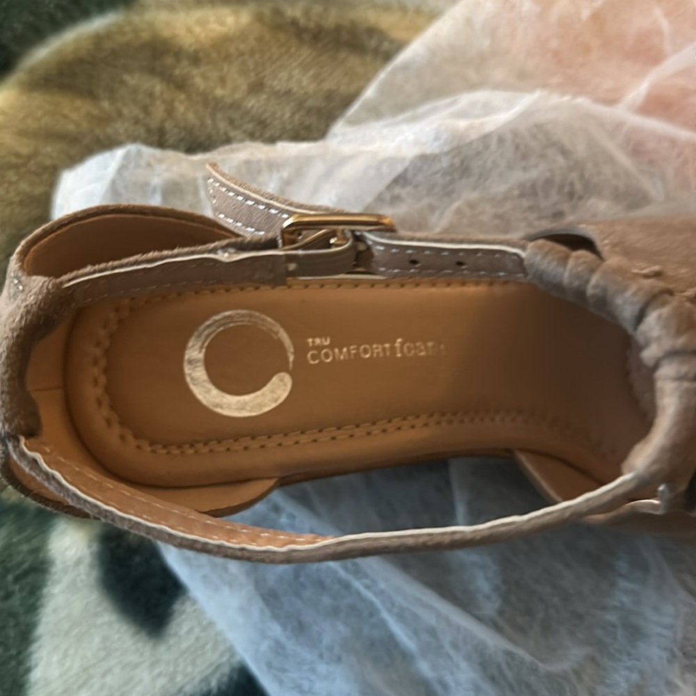 Journee Collection Womens Comfort Sole Ankle Strap Wedges, New, - Picture 3 of 9
